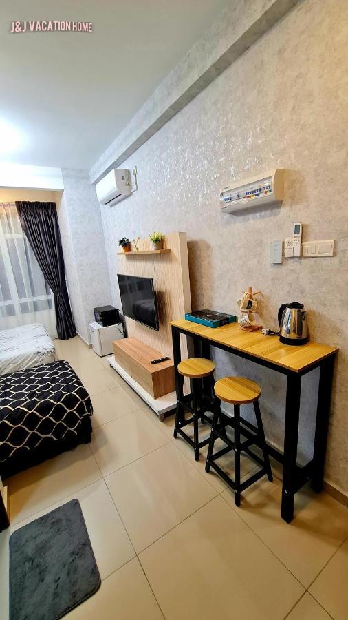 J&J Vacation Home@Novo8 Residence Kampong Tambak Exterior photo